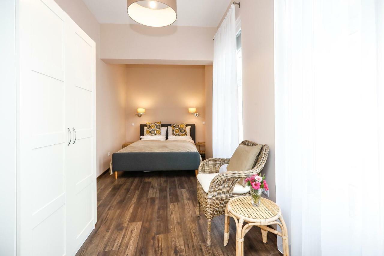 D8 Design Apartment & Studio Eger Esterno foto
