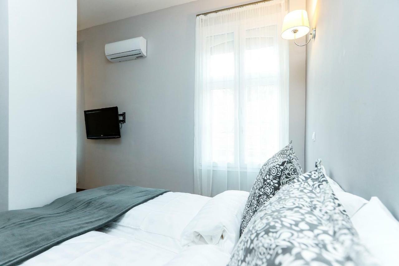 D8 Design Apartment & Studio Eger Esterno foto