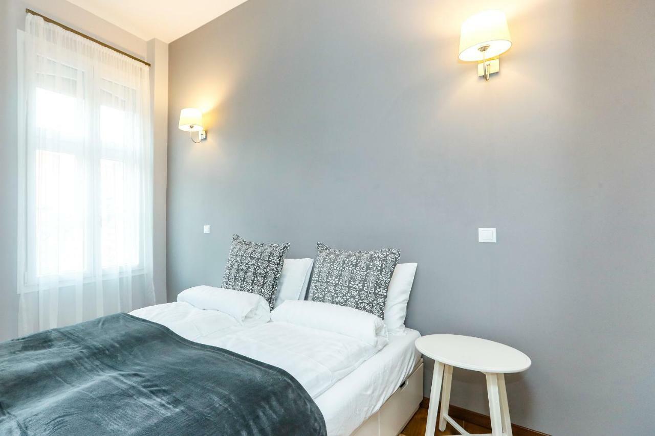 D8 Design Apartment & Studio Eger Esterno foto