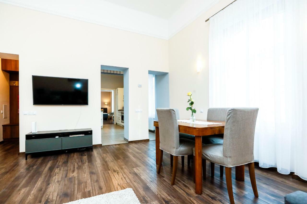 D8 Design Apartment & Studio Eger Esterno foto